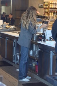 gisele at erewhon la january 11 2024 13.jpeg