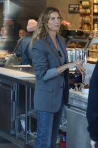 gisele at erewhon la january 11 2024 30.jpeg