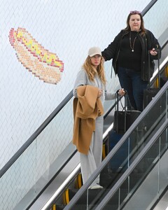 gisele jfk airport nyc march 20 2024 5.jpeg