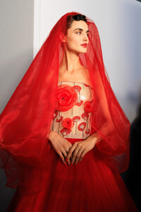 paris_couture_2023_armani_prive_backstage_acielle_014.thumb.jpg.d39d0b7d05aae798f8d9dd7e620176d2.jpg