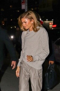 zendaya-out-for-dinner-at-mamo-in-new-york-04-23-2024-2.jpg