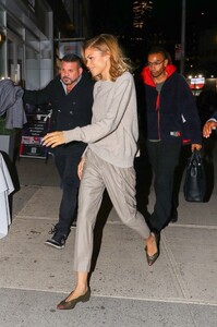 zendaya-out-for-dinner-at-mamo-in-new-york-04-23-2024-6.jpg