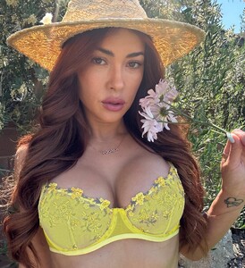 [2024.05.06] ariannyceleste_441931360_18436112401023607_7230837202350227865_n.jpg