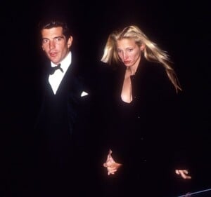 carolyn-bessette-jfk-jr-conspiracy-theories-016.jpg