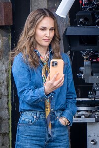 natalie-portman-and-john-krasinski-on-the-set-of-fountain-of-youth-in-london-05-24-2024-1.jpg