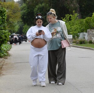 pregnant-vanessa-hudgens-out-hiking-with-a-friend-in-los-angeles-05-04-2024-5.jpg