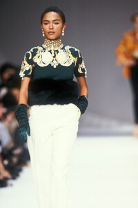 Christian Dior FW 1990 134 Lana Ogilvie.jpg