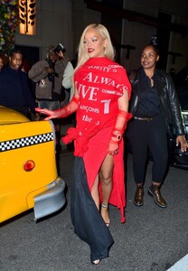 rihanna-and-a-ap-rocky-step-out-in-style-for-mother-s-day-celebration-in-nyc-05-12-2024-4.jpg