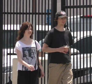 sophie-thatcher-and-austin-feinstein-out-in-los-angeles-05-31-2024-0.jpg