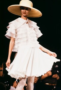 Christian_Lacroix_SS1989_Elena_05.jpg