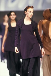 ClaudeMontana1989WomenRTW28.thumb.jpg.f110f5d4b5f7a3b8e55f62dc086d5fa7.jpg