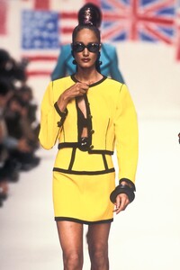 EmanuelUngaro1995WomenSS6.thumb.jpg.cf909c0d3fb3160443a9bdd46b0ccd99.jpg