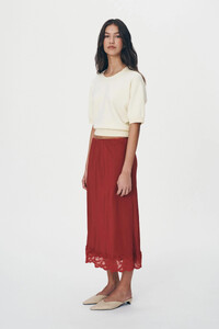 Marina-Silk-Midi-Skirt-Burgundy-PS24-ROWIE-2_e61c9c80-7a7b-4d1b-a6ab-82470959f7e4.jpg