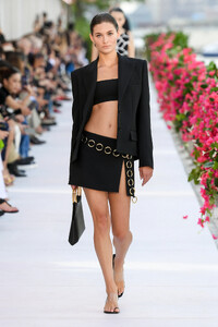 00049-michael-kors-collection-spring-2024-ready-to-wear-credit-gorunway.thumb.jpg.b33a79d3e295caa9550a551afc38748c.jpg