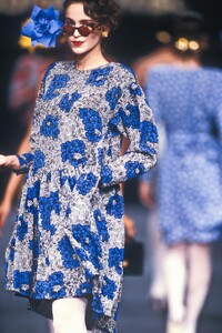 Sonia_Rykiel_SS1989_Micheline_Van_de_Velde_04.thumb.jpg.cc9bd036fdf0b71313c4f829ad71d586.jpg