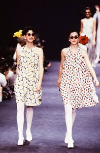 Sonia_Rykiel_SS1989_Susanna_Linsmayer_06.thumb.jpg.e255798dd2db64010e8c53864d7ea15f.jpg