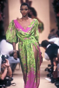 Yves Saint Laurent 1989 Haute Couture 96.jpg